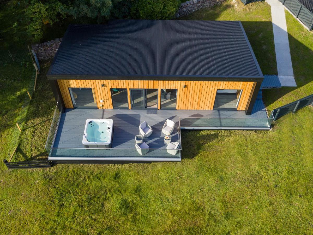 Birches Lodge With Hot Tub Dundonnell Buitenkant foto